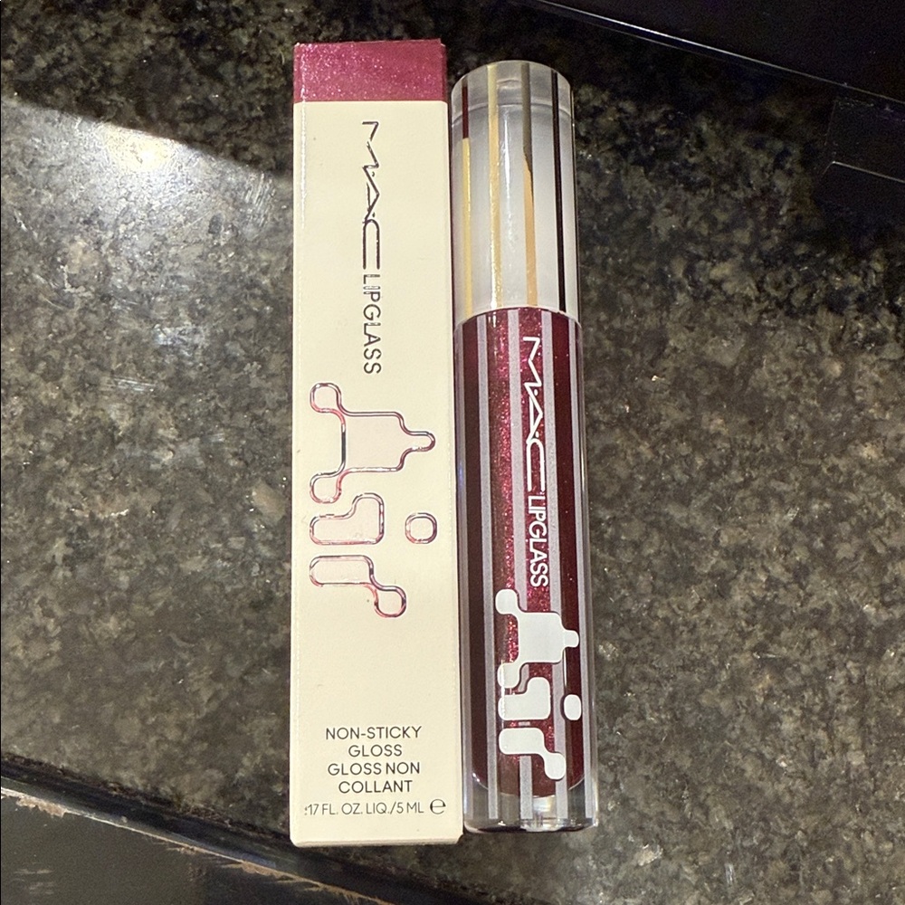 MAC Cosmetics Lipgloss in Sublime